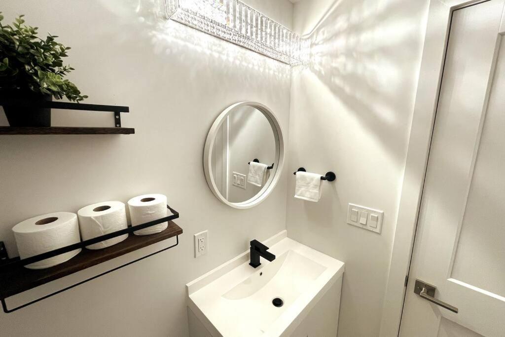 Exquisite, Bright & Modern Condo. Niagara Falls Exterior foto